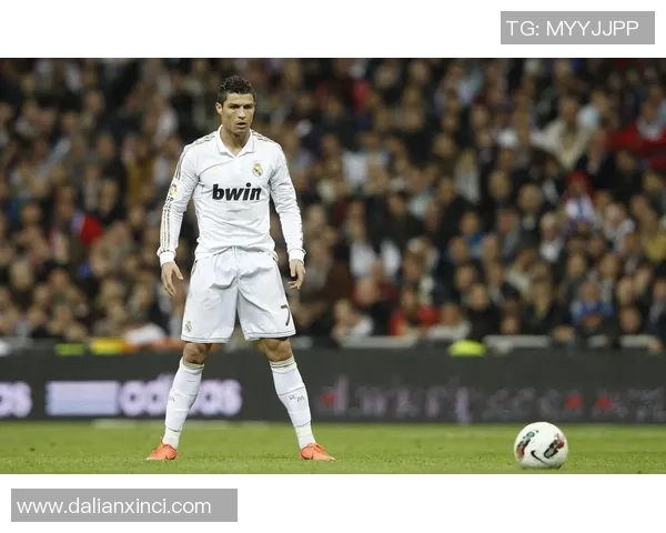 足球巨星璀璨之星壁纸合集 展现世界顶级球员风采与激情瞬间 足球巨星璀璨之星壁纸合集 展现世界顶级球员风采与激情瞬间