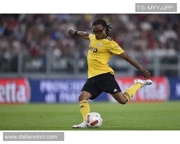 双鱼座最帅足球球星魅力大揭秘 超越球场的迷人风采与个性魅力